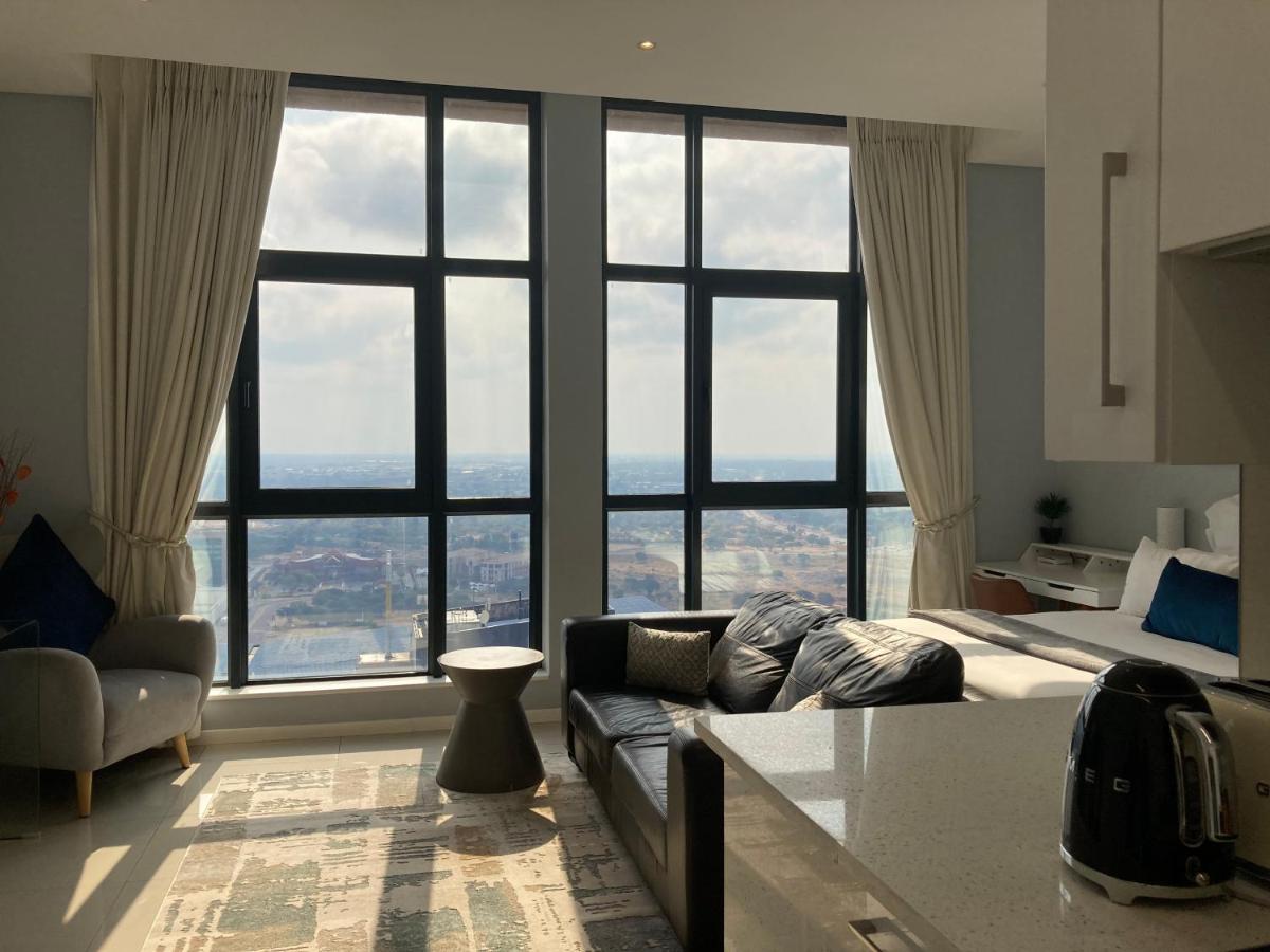 Urban Awe Apartment-Itowers 23Rd Floor Gaborone Dış mekan fotoğraf