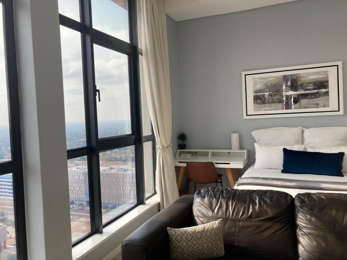 Urban Awe Apartment-Itowers 23Rd Floor Gaborone Dış mekan fotoğraf